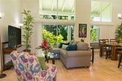 Walk to the Beach and Westin! Sleeps 6
