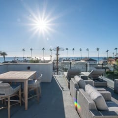Ocean View Roof Deck - Walk to the Beach & Pier!