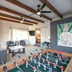 Big Backyard w/ Firepit, Grill & Al Fresco Dining!