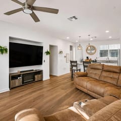 Modern Family Home Near Mexico and Sesame Place