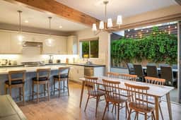 Designer Home! | Walk to the Beach & Restaurants - Image 4
