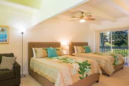 Walk to the Beach and Westin! Sleeps 6 - Image 4
