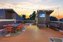 Huge Roof Deck with Games! 10 Mins To Broadway - Image 4