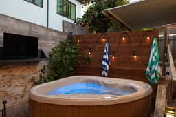 Walk to the Beach & Famous Sunset Cliffs | Hot Tub - Image 2