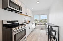 Mount Helix Lower Stay with Panorama Views - Image 5