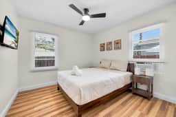 Old Town Middle Unit w/ Foosball & BBQ Grill - Image 4