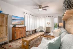 Mission Beach Bungalow w/ Direct Access to the Bay - Image 4