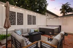 The Shell House w/ Game Room | Steps to the Bay! - Image 3