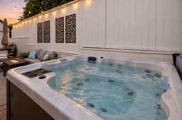 The Shell House | Hot Tub, Games, Steps to SD Bay! - Image 3