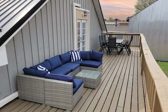 Northwoods Loft | Sleeps 12! | 1 Block to Downtown - Image 1
