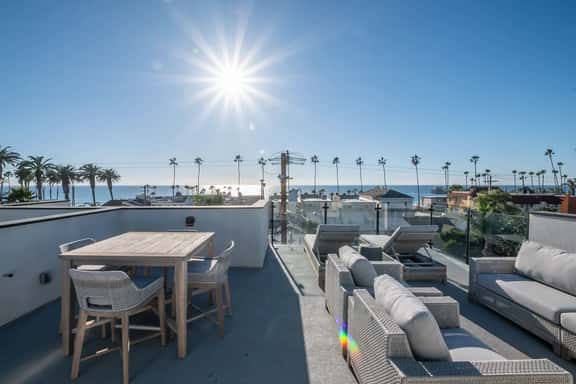 Ocean View Roof Deck - Walk to the Beach & Pier! - Image 1