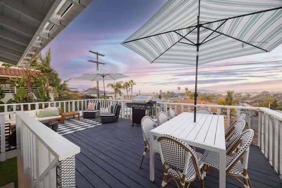 Sunset Balcony View! | Kids Playset | Sleeps 10 - Image 1