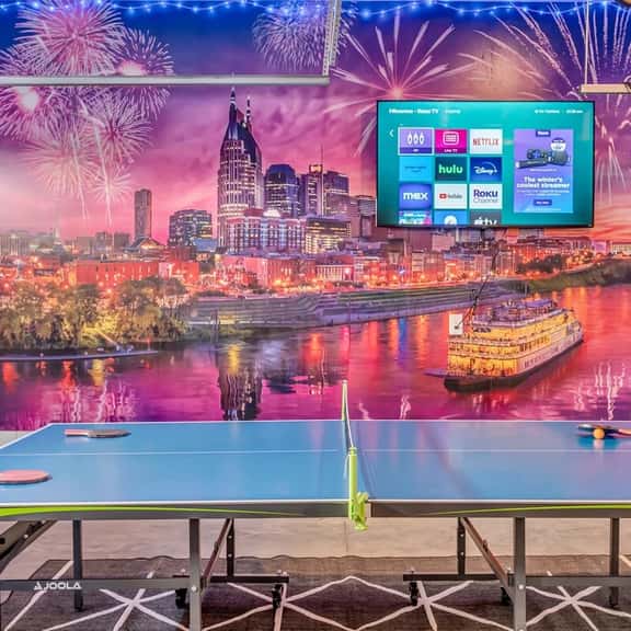 Huge Roof Deck with Games! 10 Mins To Broadway - Image 1