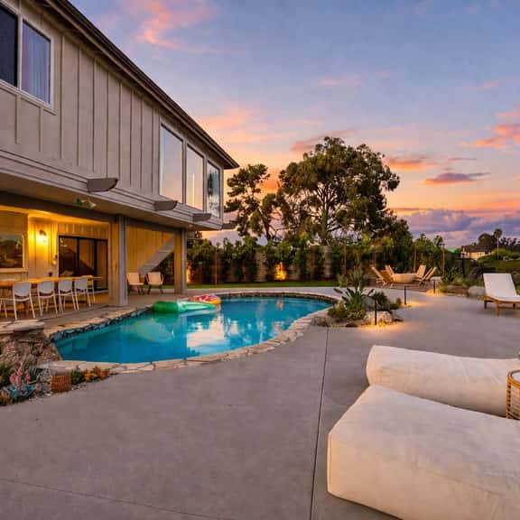 Pool, Jacuzzi and Canyon Views! | 10 Min to Beach - Image 1