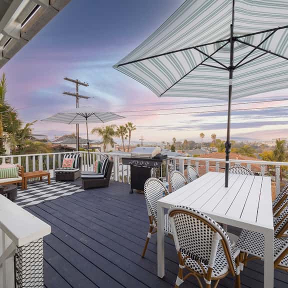 Sunset Balcony View! | Kids Playset | Sleeps 10 - Image 1