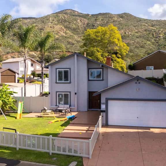 Family Oasis w/ Mountain Views & Playset - Image 1