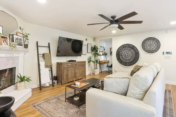 10 Min to La Jolla Beach & UCSD! | Private Hot Tub - Image 4
