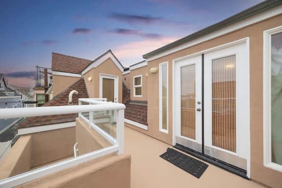 Perfect Location Just Steps to Mission Beach! - Image 5