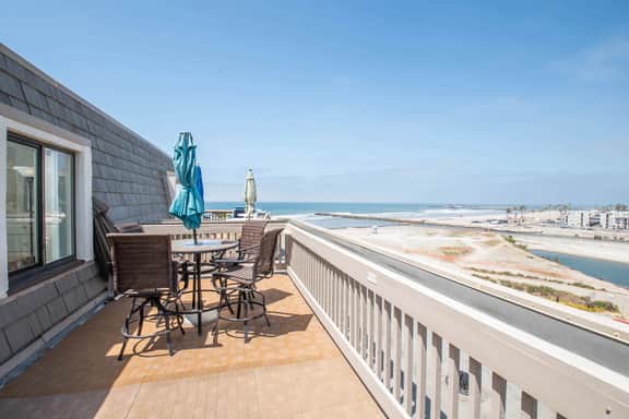 Penthouse Ocean & Sunset Balcony Views - G-323 - Image 2