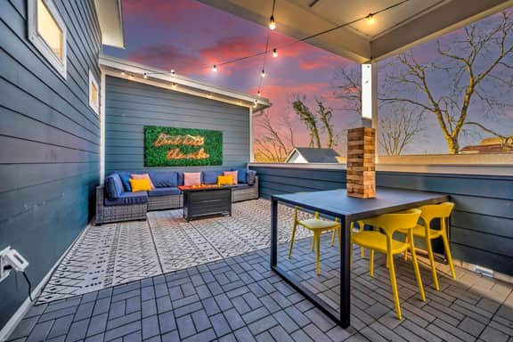 Private Roof Deck! | Game Room | Broadway in 10 - Image 4
