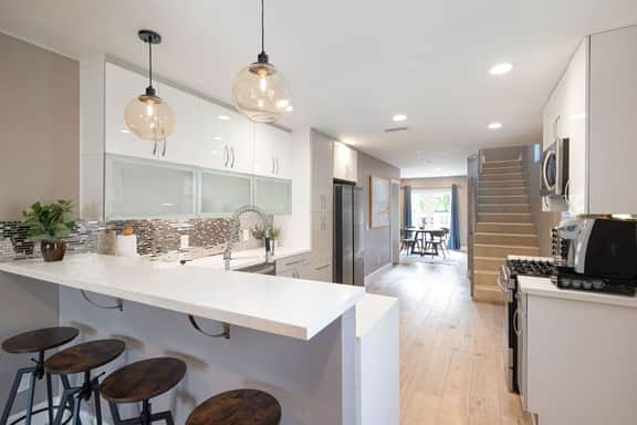 10 Min to Balboa Zoo! | Private Hot Tub & Firepit - Image 5