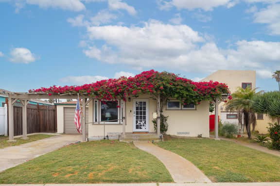 One Block to Famous Sunset Cliffs & Bermuda Beach! - Image 3