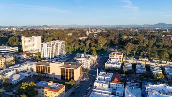 One Block to Balboa Park w/ Zoo, Museums & Golf! - Image 3
