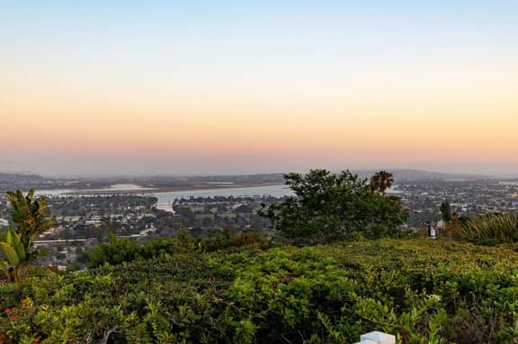 The Pacific Lookout | Panoramic Bay & Ocean Views! - Image 4