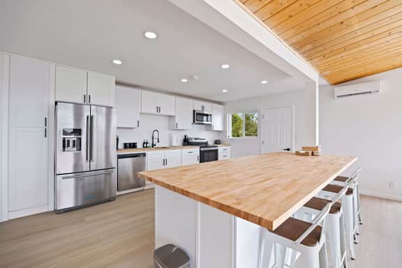 Mount Helix Upper Stay with Panorama Views - Image 3