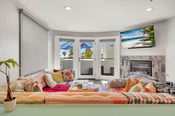 Santorini Escape in La Jolla! | Walk to the Beach - Image 3