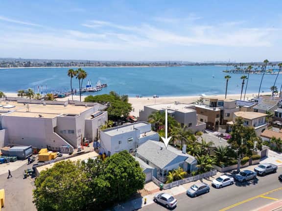 Mission Beach Retreat w Patio | Steps to the Beach - Image 3
