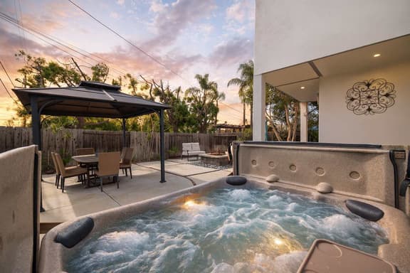 10 Min to Balboa Zoo! | Private Hot Tub & Firepit - Image 1