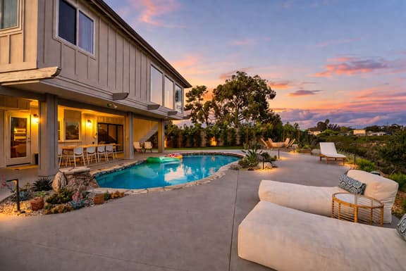 Pool, Jacuzzi and Canyon Views! | 10 Min to Beach - Image 1