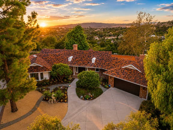Hilltop home w Views,Spa,Gym,Game Room & Casita - Image 1