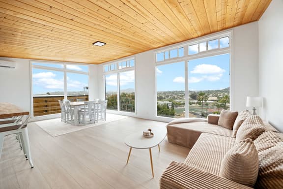New Renovated Duplex w/ 2 Kitchens & Deck Views! - Image 1