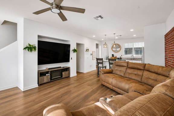 Modern Family Home Near Mexico and Sesame Place - Image 1