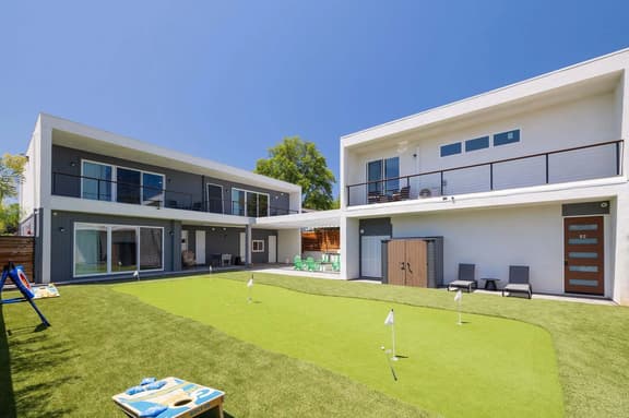 The Almond Estate | Newly Renovated | Sleeps 24 - Image 1