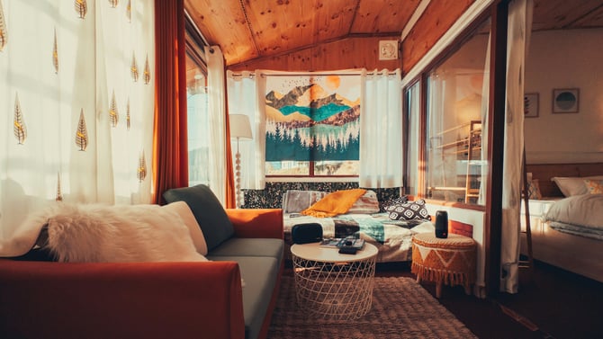 How to Maintain Airbnb Superhost Status